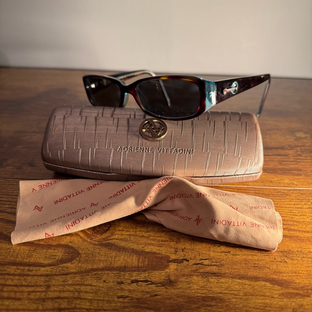 Adrienne Vittadini Brown Blue Tortoise Sunglasses Frames 53 17 With Case Cloth